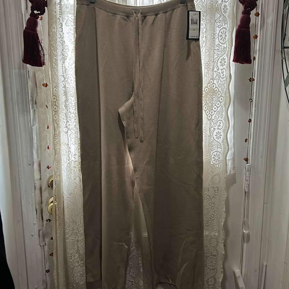 DUE PER DUE!-NEW(NWT)-BEAUTIFUL QUALITY TAN KNIT SLACKS-W/DRAWSTRING WAIST